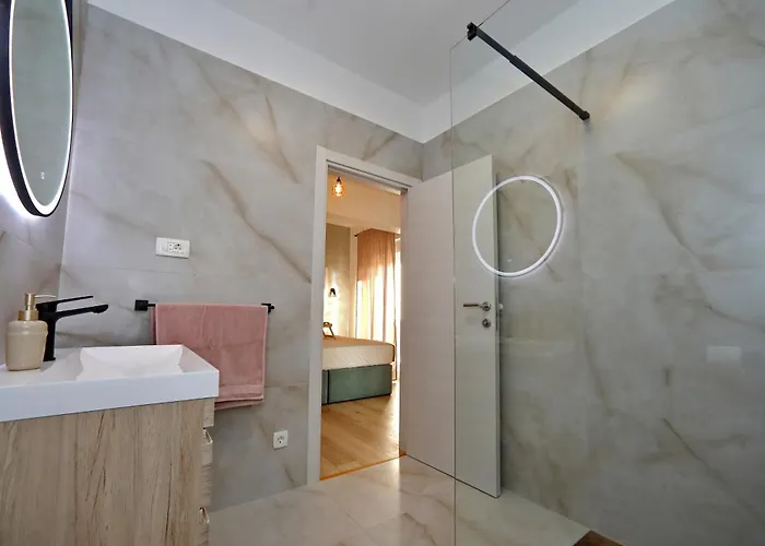Royal Konukevi 4*