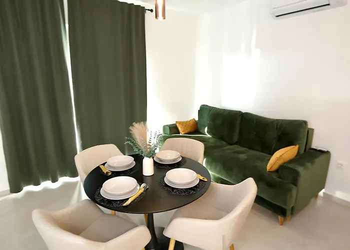 Royal 4*
