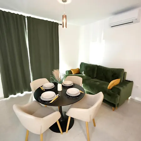 Royal 4*
